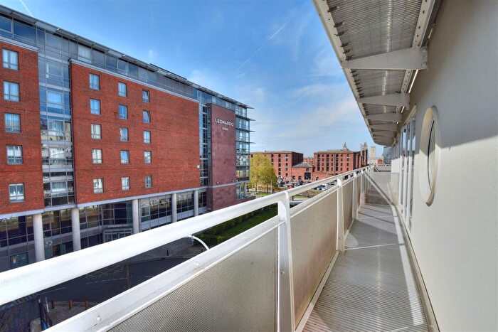 2 Bedroom Flat To Rent In Block Royal Quay, Liverpool, L3
