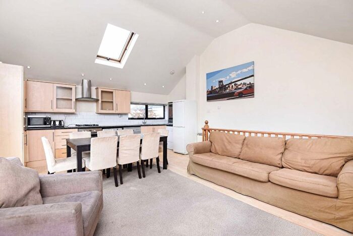 4 Bedroom Property To Rent In Gleneldon Road, Streatham, SW16