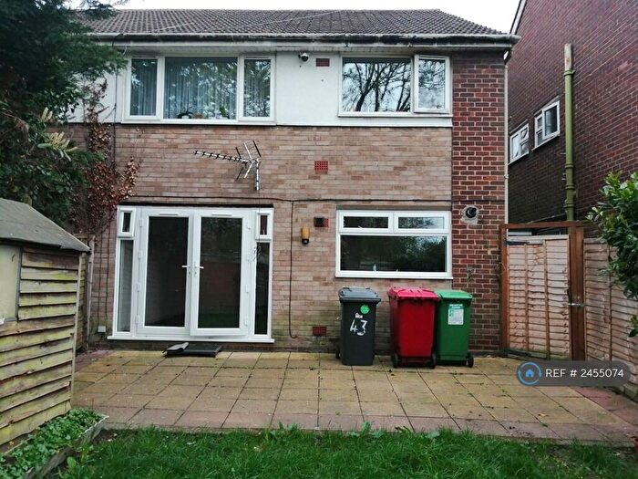 2 Bedroom Maisonette To Rent In Common Road, Langley, Slough, SL3