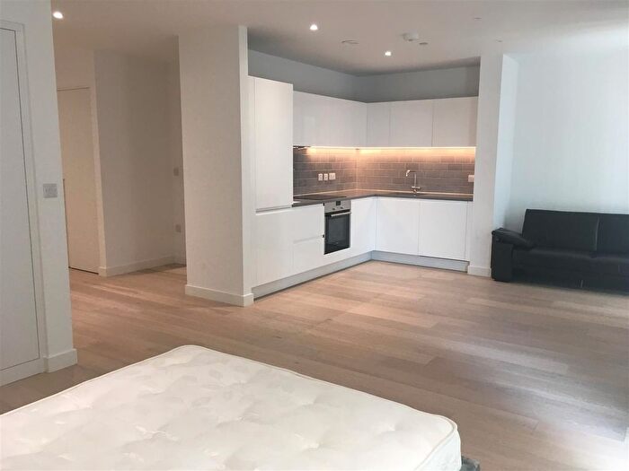 Studio To Rent In Fairwater House, Bonnet Street, London, E16