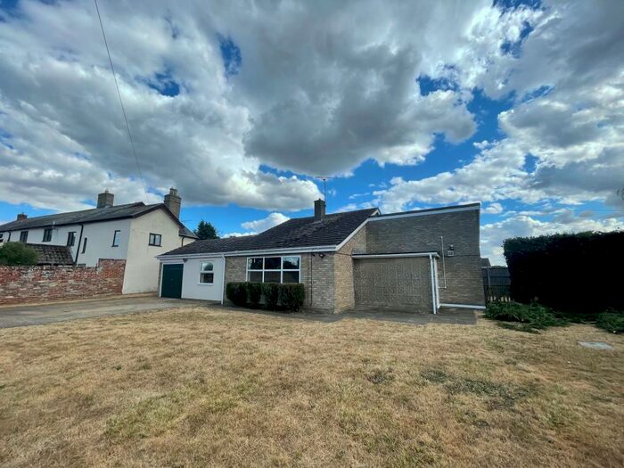 3 Bedroom Chalet To Rent In Vicarage Close, Foulden, Thetford, IP26