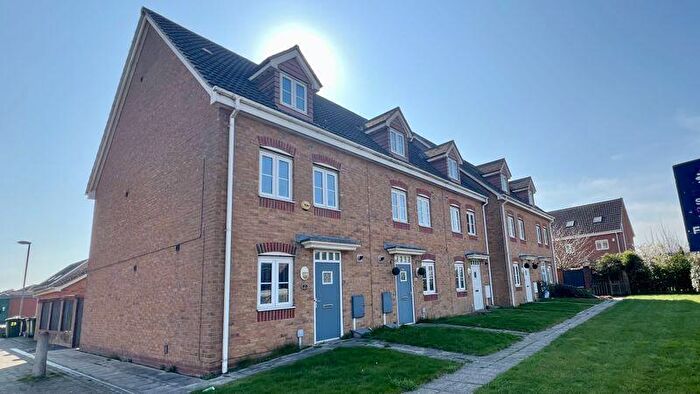 3 Bedroom End Of Terrace House For Sale In Whimbrel Chase, Scunthorpe, DN16