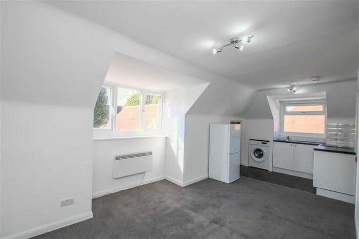 1 Bedroom Flat To Rent In Teignmouth Road, Cricklewood, NW2