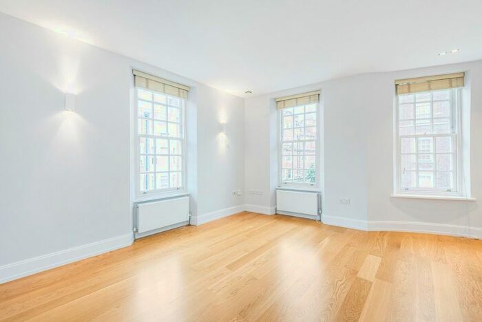 2 Bedroom Flat To Rent In Devonshire Street, London, W1G