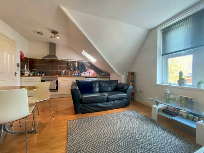 1 Bedroom Flat To Rent In Connaught Road, Roath, CF24