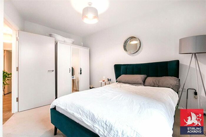 2 Bedroom Apartment To Rent In Maypole Court, Geoff Cade Way, London, E3