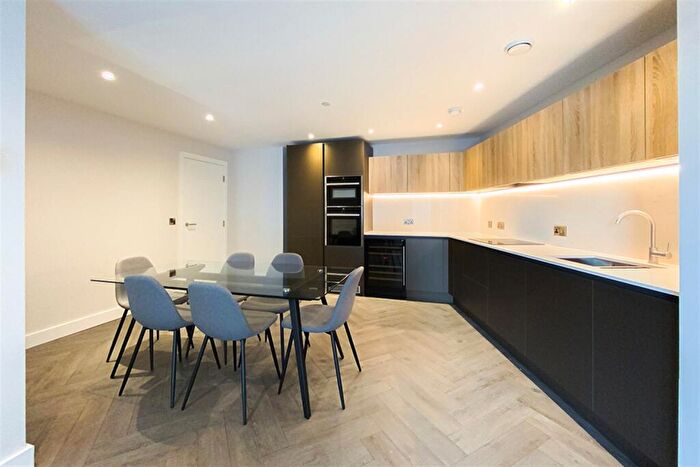 2 Bedroom Apartment To Rent In B. Castle Wharf, M15
