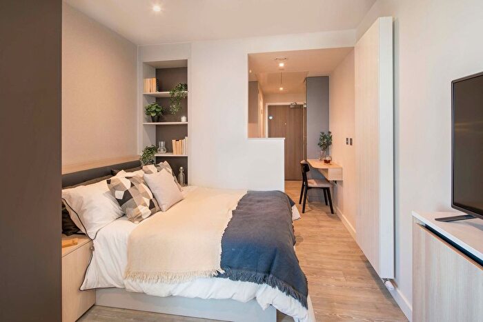 Studio To Rent In London Borough Of Croydon, CR0