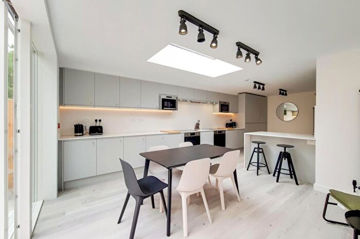 1 Bedroom House Of Multiple Occupation To Rent In Hospital Way, Hither Green, SE13