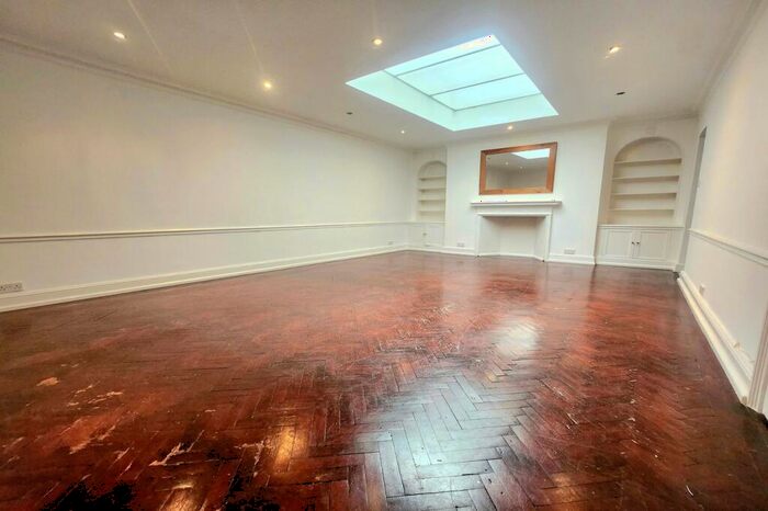 1 Bedroom Apartment To Rent In Dorset Square, Marylebone, London, NW1