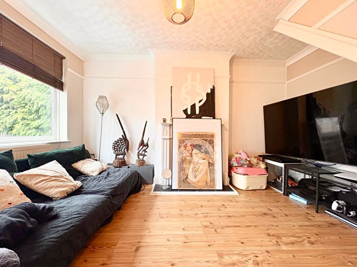 3 Bedroom Property To Rent In Kingswood Close, Dartford, DA1