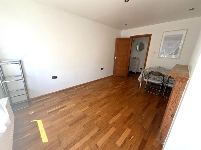 1 Bedroom Flat To Rent In Whittington Road, London, N22