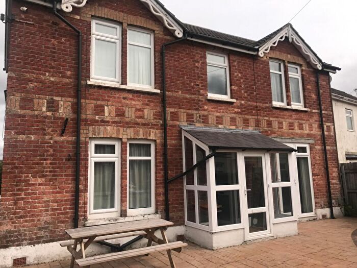 6 Bedroom House To Rent In Bedroom Detached House In Winton, BH9