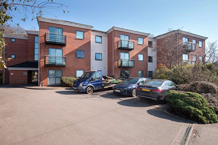 2 Bedroom Flat To Rent In New Rowley Road, Dudley, DY2