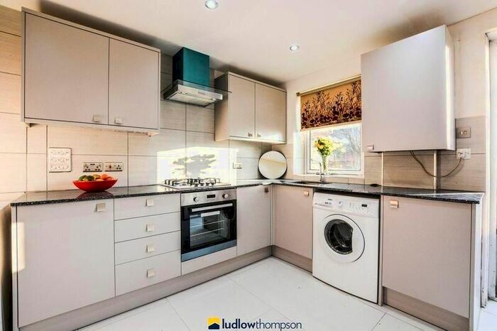 4 Bedroom Flat To Rent In Saltwell Street, London, E14
