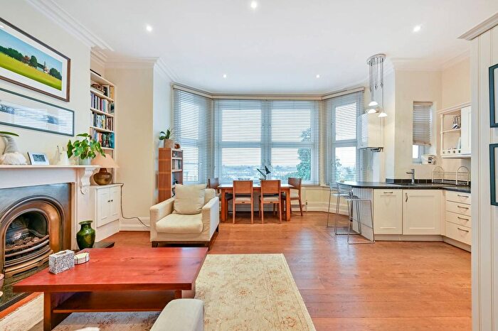 1 Bedroom Flat To Rent In Richmond Hill, Richmond Hill, Richmond, TW10