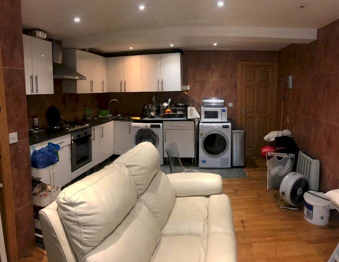 7 Bedroom Terraced House To Rent In Studland Road, London, W7