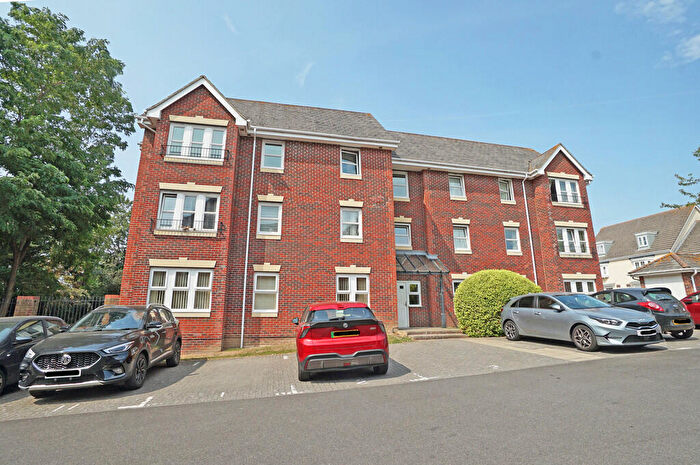2 Bedroom Apartment To Rent In Oysell Gardens, Fareham, PO16