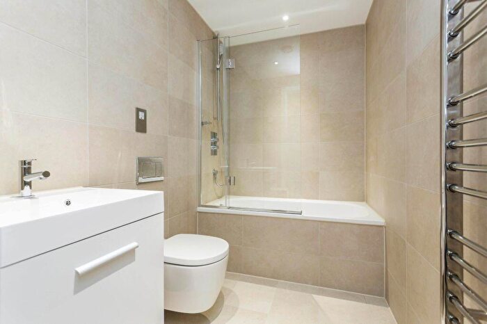2 Bedroom Apartment To Rent In Ocean Village, Southampton, SO14