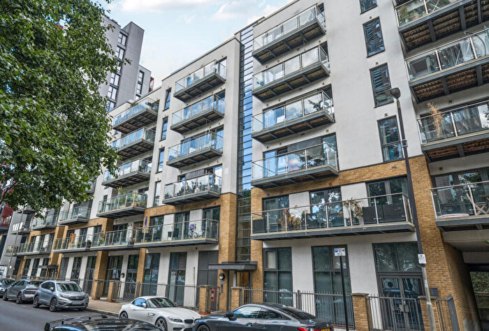 1 Bedroom Apartment For Sale In Gwynne Road, London, SW11