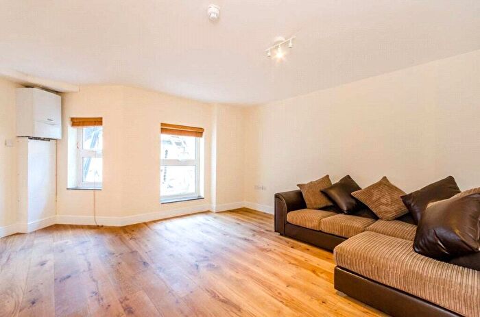 2 Bedroom Apartment To Rent In High Street, London, N8