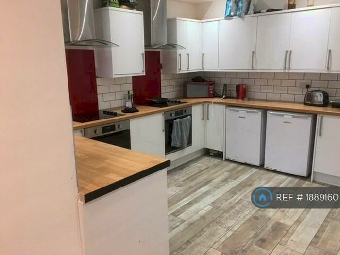 7 Bedroom Terraced House To Rent In Henry Road, Nottingham, NG7