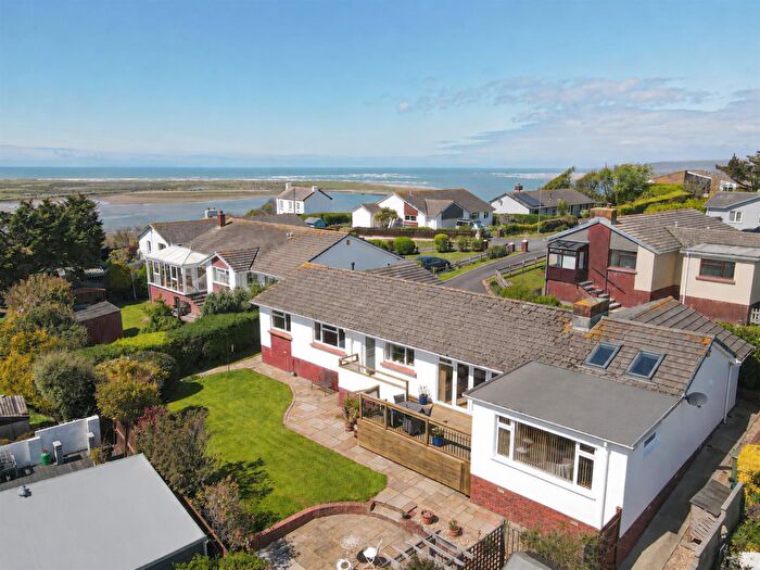 4 Bedroom Detached Bungalow For Sale In Mariners Way, Appledore, EX39