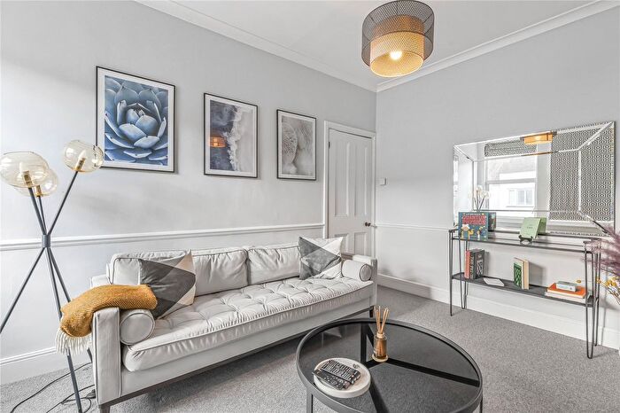 2 Bedroom Flat For Sale In Colehill Lane, London, SW6