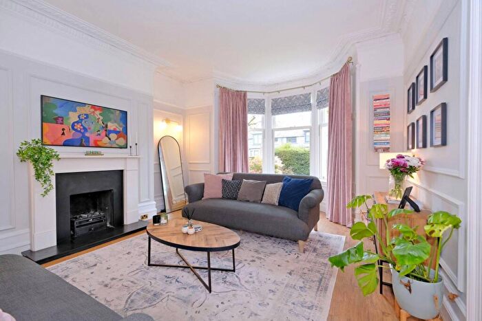 2 Bedroom Flat For Sale In Forest Avenue, Aberdeen, AB15