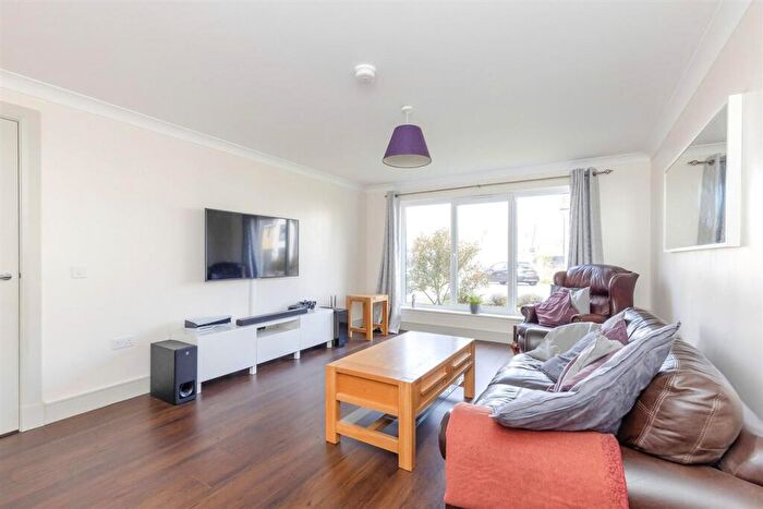 4 Bedroom Detached House For Sale In New Calder Mill Road, Mid Calder, EH54