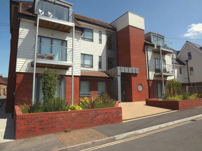 2 Bedroom Apartment To Rent In Denne Parade, Horsham, RH12