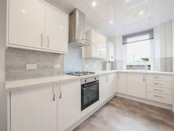 2 Bedroom Flat To Rent In Strathmartine Road, Coldside, Dundee, DD3