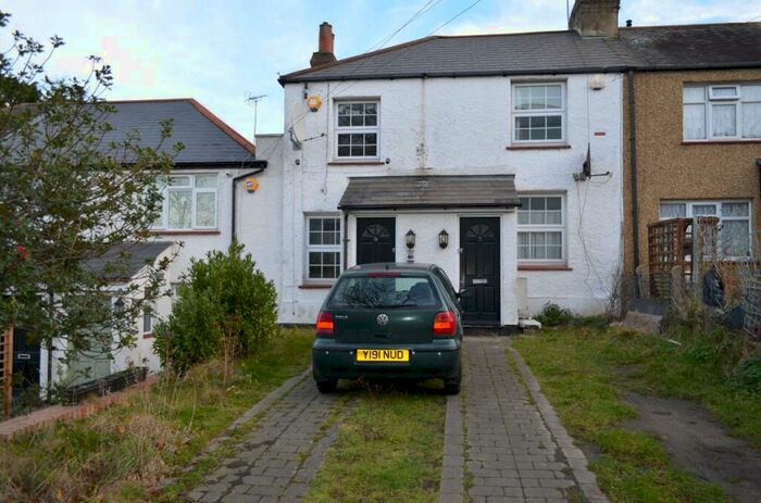 2 Bedroom Flat To Rent In Mount Pleasant Cottages, Southgate, N14