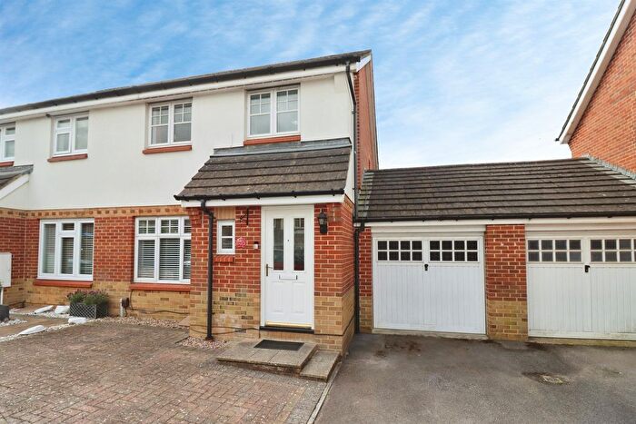 3 Bedroom Semi-Detached House For Sale In Emet Lane, Emersons Green, Bristol, BS16