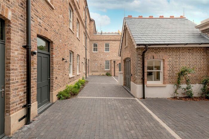 2 Bedroom Flat To Rent In Hewer Street, London, W10