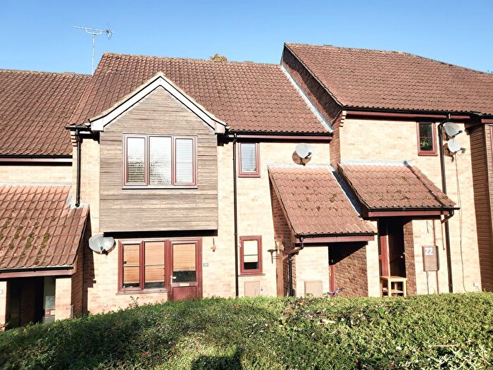 2 Bedroom Flat To Rent In Linton Close, Tadley, RG26