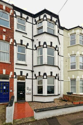 2 Bedroom Flat To Rent In Sea View Terrace, Margate, CT9