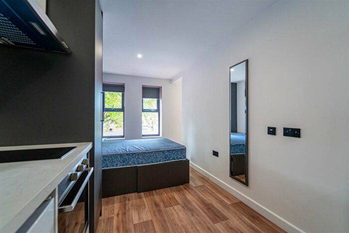 Apartment To Rent In Pershore Road, Stirchley, B30