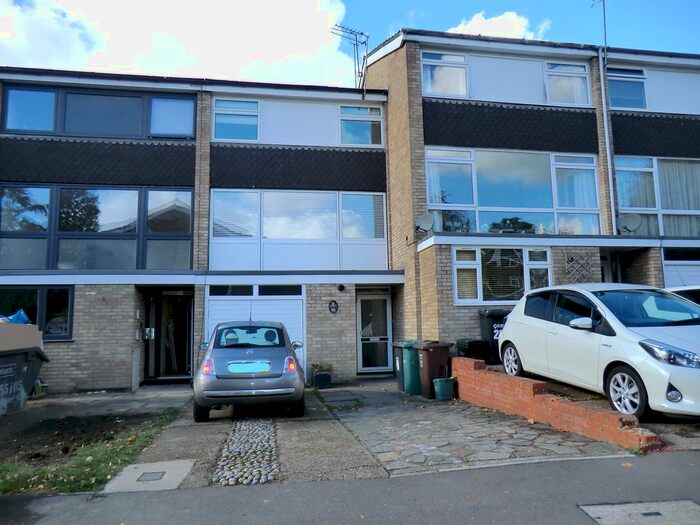 4 Bedroom Town House To Rent In St Johns Court, St Albans, AL1