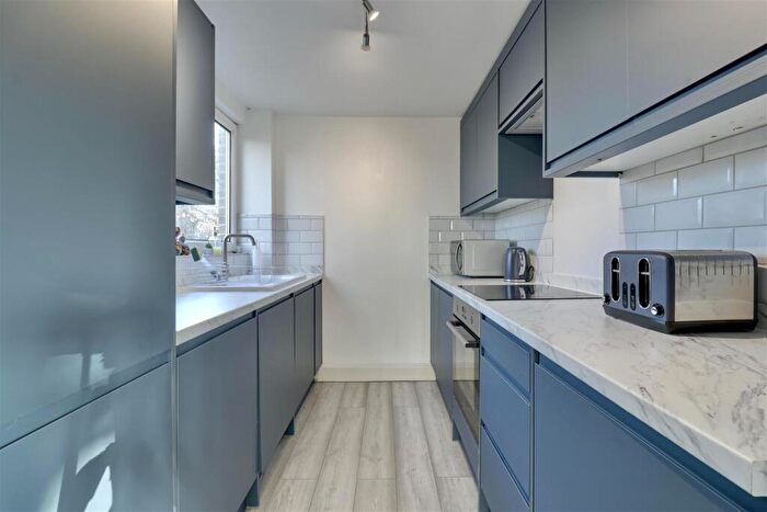 2 Bedroom Flat To Rent In Watermead Road, Portsmouth, PO6