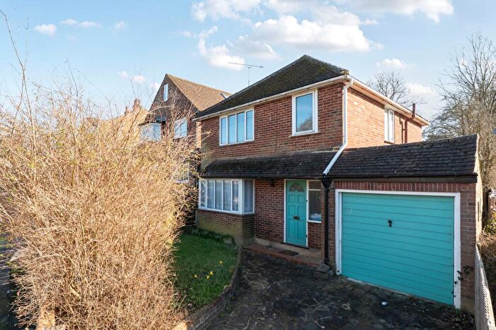 3 Bedroom Detached House For Sale In Grosvenor Road, Epsom, KT18