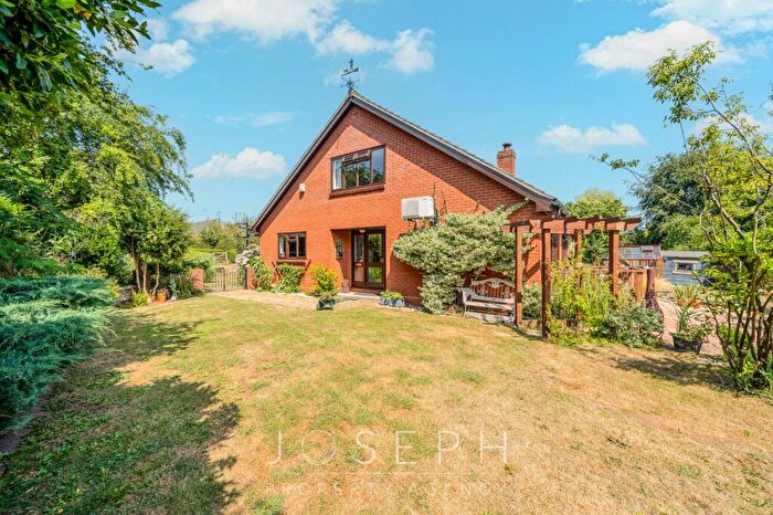 4 Bedroom Detached House For Sale In Featherbroom Gardens, Wickham Market, IP13