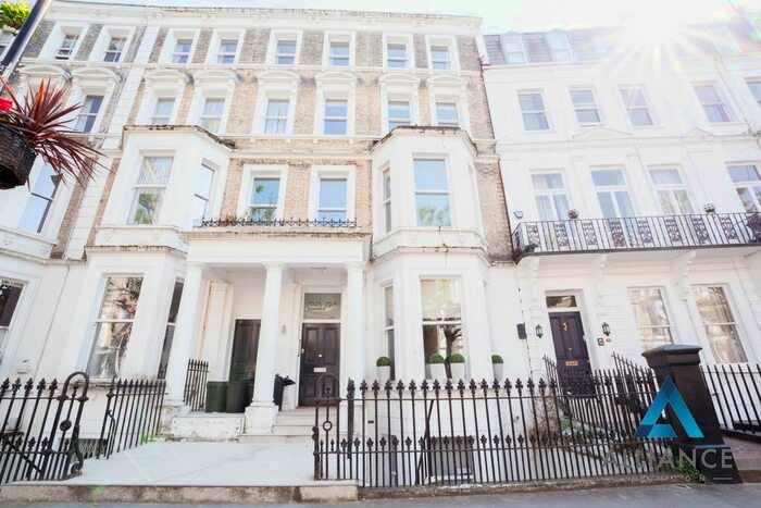 1 Bedroom Flat To Rent In Earlington Court, - Philbeach Gardens, SW5