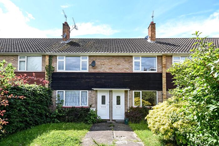 2 Bedroom Maisonette To Rent In Sunbury-On-Thames, Surrey, TW16