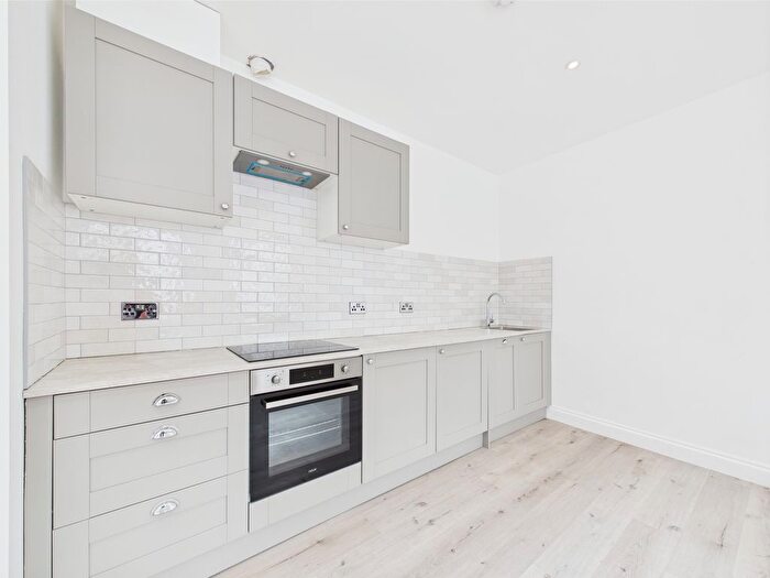 1 Bedroom Flat To Rent In Montague Street, Worthing, BN11