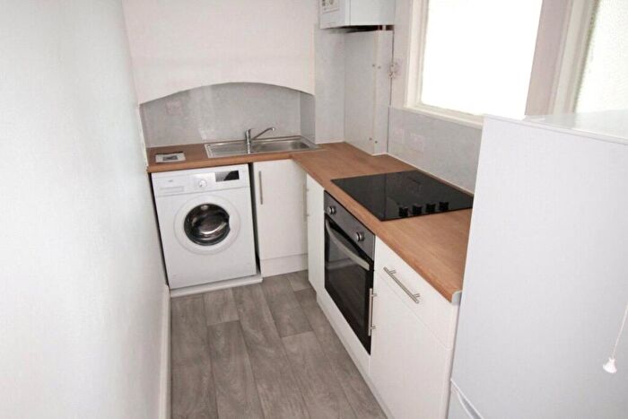 1 Bedroom Flat To Rent In Western Parade, Southsea, Hampshire, PO5