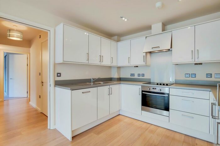 2 Bedroom Flat For Sale In Macaulay Road, London, SW4