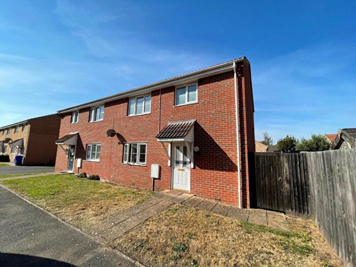 3 Bedroom Semi-Detached House To Rent In Hawk Close, Beck Row, IP28