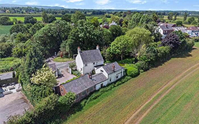 4 Bedroom Detached House For Sale In Northwich Road, Higher Whitley, Warrington, Cheshire, WA4