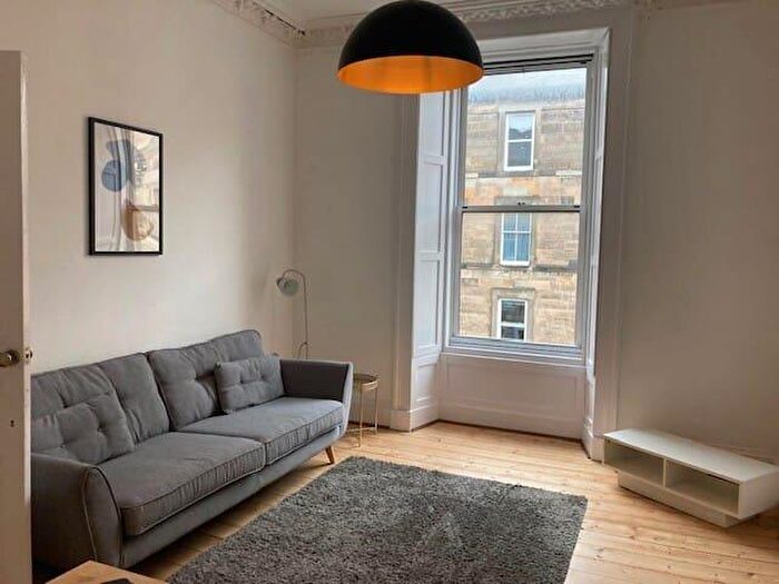 2 Bedroom Flat To Rent In T Oxford Street, Edinburgh, EH8